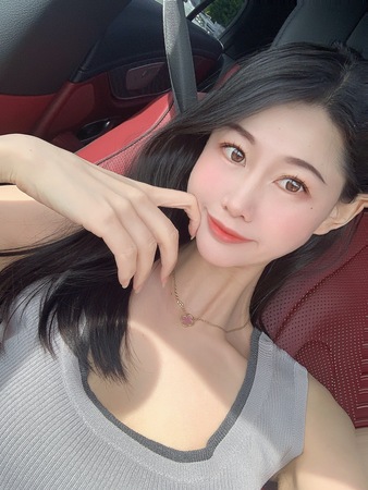 新人入店，りかちゃん、23歳、Dカップ、100%本人保証