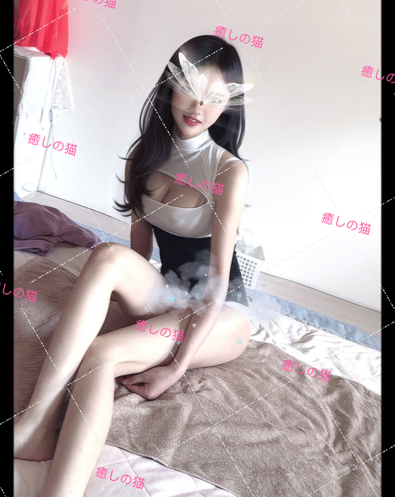 新人入店，エミちゃん、22歳、Eカップ、100%本人保証